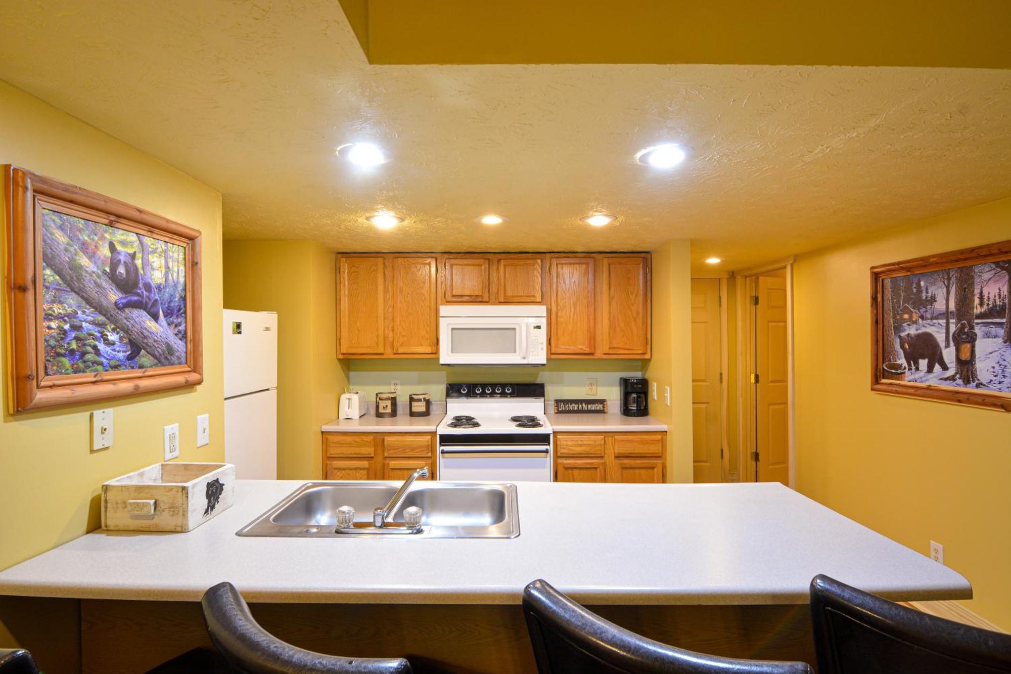 Bear Footin' On The Creek Villa Gatlinburg Room photo