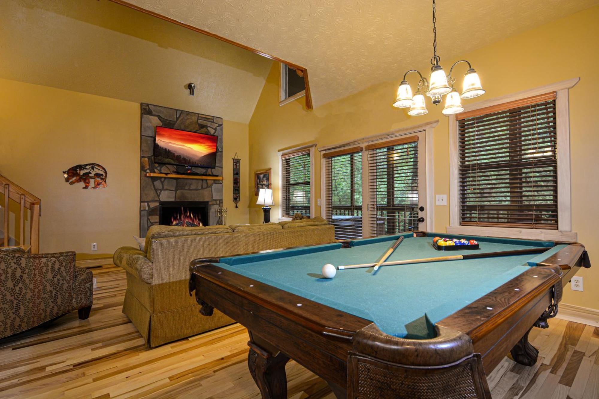 Bear Footin' On The Creek Villa Gatlinburg Room photo